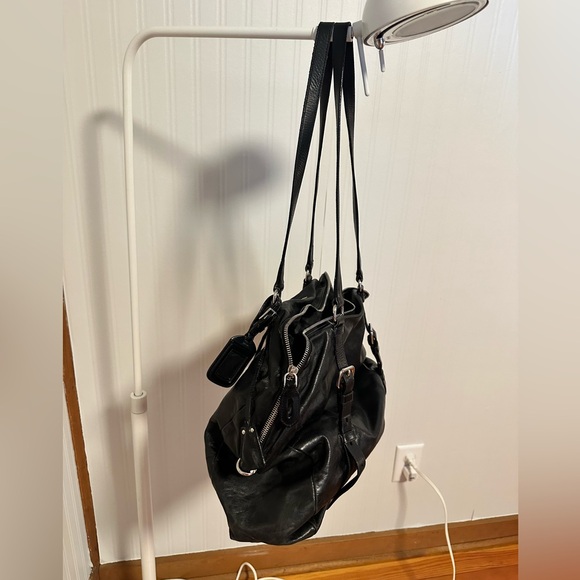 PRADA - Adjustable Leather Handbag - Authentic - Picture 2 of 11